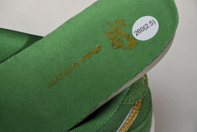 Nike SB Dunk Low Pro St. Patrick's Day BQ6817-303 - Image 2