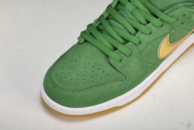 Nike SB Dunk Low Pro St. Patrick's Day BQ6817-303 - Image 7