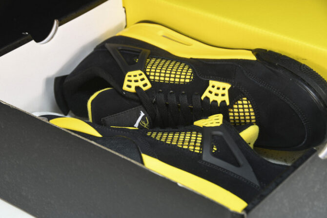 Air Jordan 4 Retro Thunder (2023) version DH6927-017 - Image 6