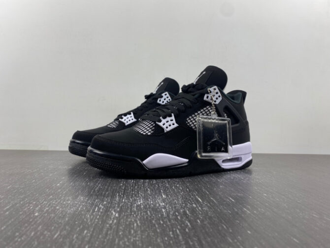 AIR JORDAN 4 RETRO WHITE THUNDER FQ8135-001