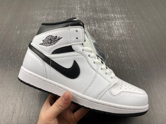 Air Jordan 1 Mid DQ8426-132