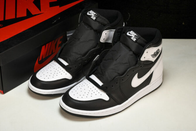 Jordan 1 Retro High OG Black White DZ5485-010 - Image 3