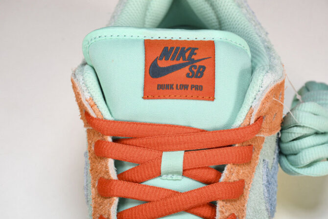 Nike SB Dunk Low Orange Emerald Rise DV5429-800 - Image 4