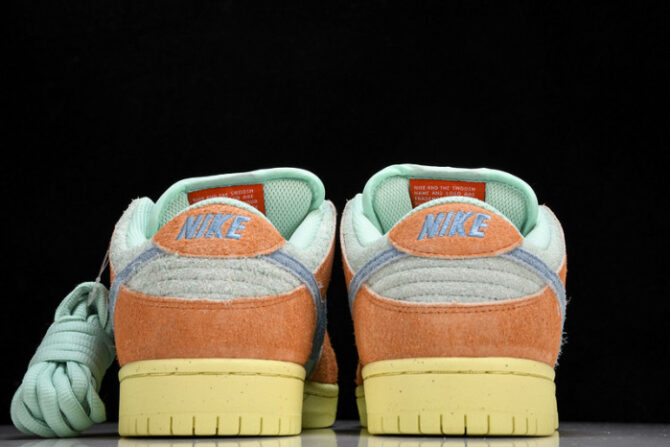 Nike SB Dunk Low Orange Emerald Rise DV5429-800 - Image 2