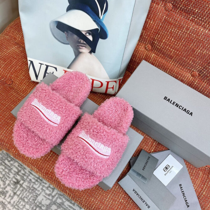 Balenciaga Furry Slide - Image 3