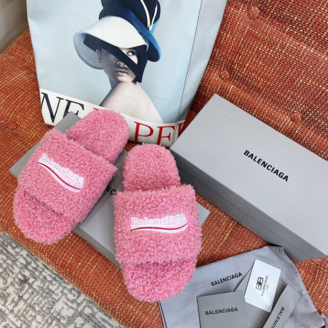 Balenciaga Furry Slide - Image 4