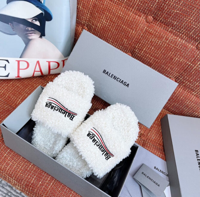 Balenciaga Furry Slide - Image 9