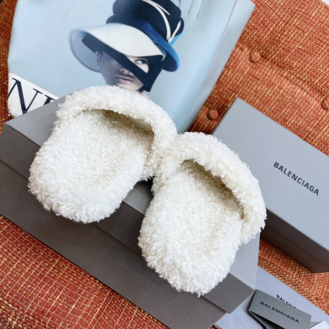 Balenciaga Furry Slide - Image 2