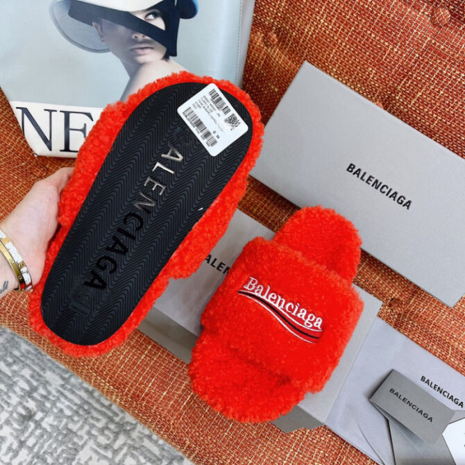 Balenciaga Furry Slide - Image 3