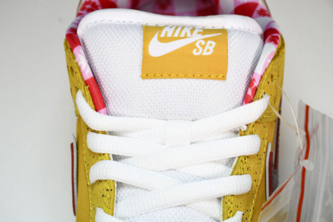 Nike SB Dunk Low Yellow Lobster 313170-137566 - Image 3