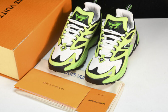 LV Runner Tatic Sneaker - Image 5