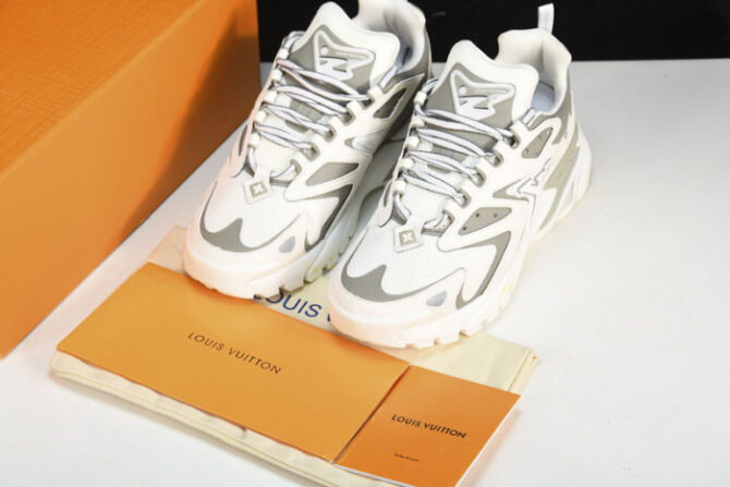 LV Runner Tatic Sneaker - Image 8