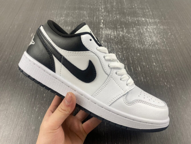 Air Jordan 1 Low white and black 553558-132