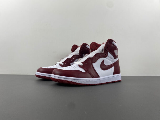 Jordan 1 Retro High OG Team Red DZ5485-160 - Image 2