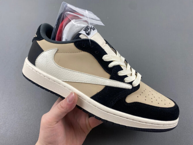 Jordan 1 Retro Low OG SP Travis Scott Brown - Image 3