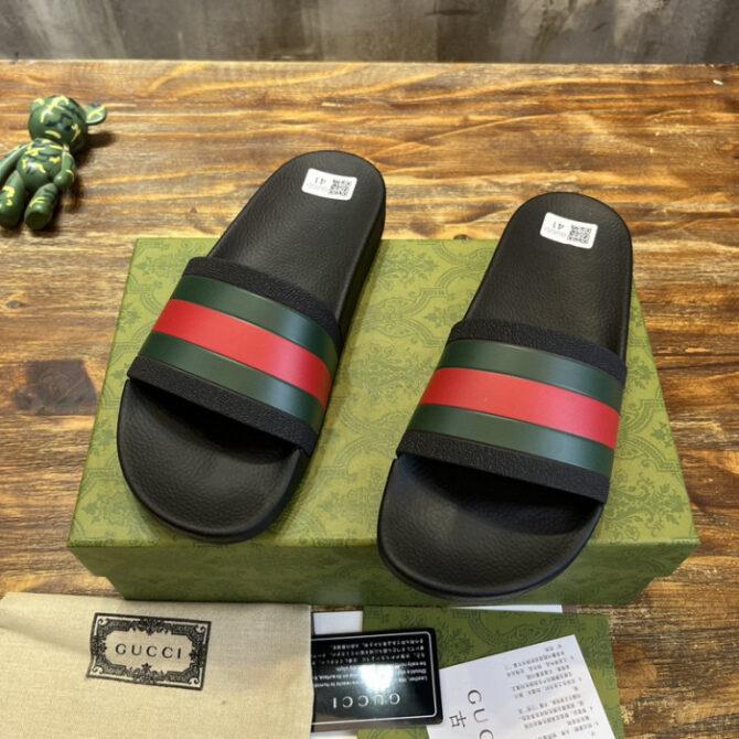 GUCC SANDALS