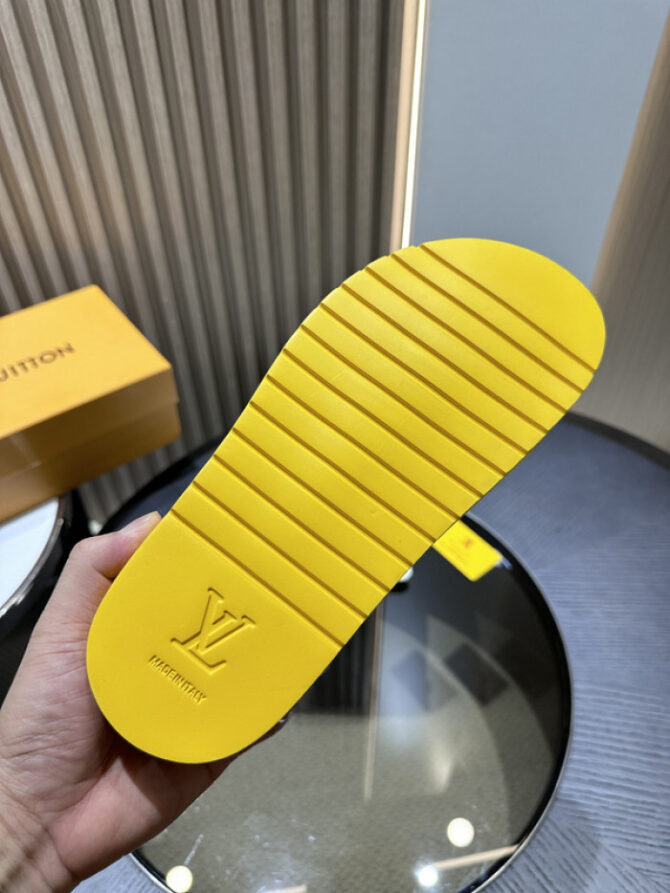 LV SLIDES - Image 4