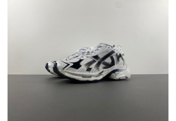 Balenciaga Runner