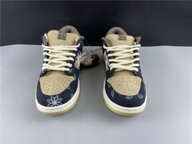 Travis Scott x Nike SB Dunk Low TS CT5053-001 - Image 3