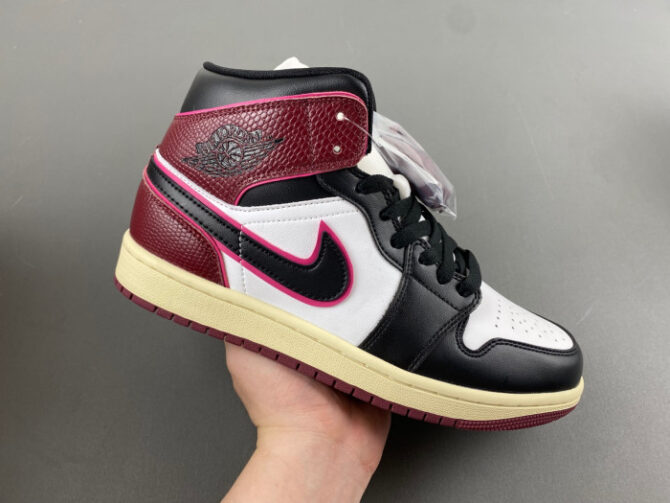 Air Jordan 1 High OG Black Red FQ7818-101