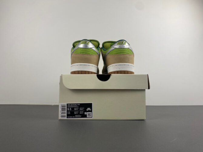 Nike SB Dunk Low “Escargot” FQ7585-200 - Image 3