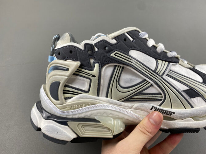 Balenciaga Runner - Image 9