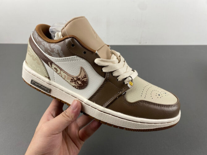 JORDAN 1 RETRO LOW HF5743-221