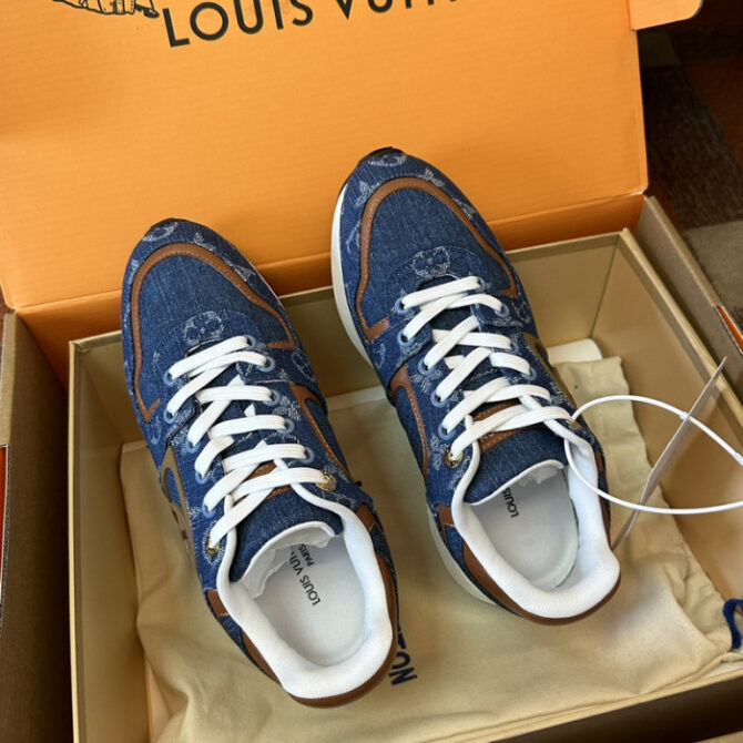 LV Runner Tatic Sneaker - Image 3