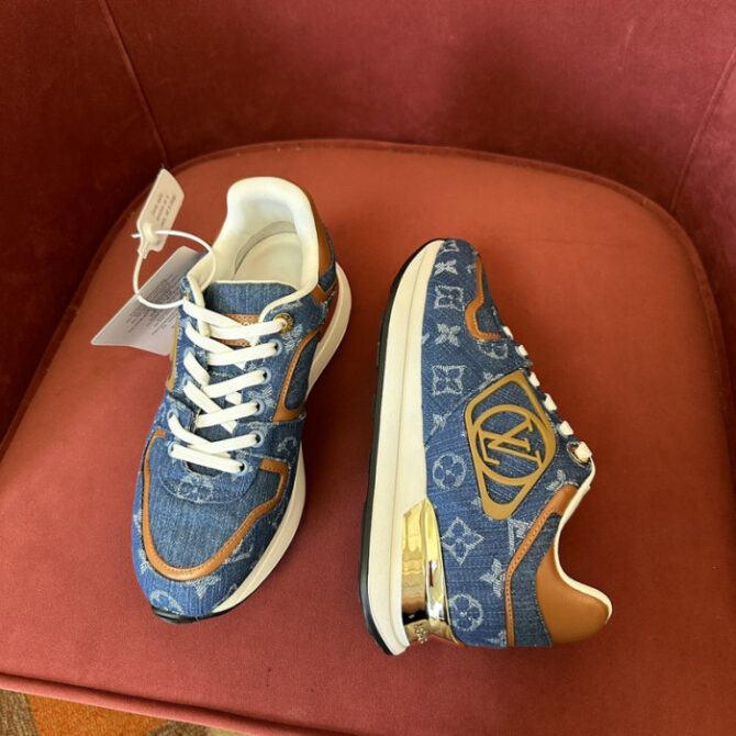 LV Runner Tatic Sneaker - Image 4