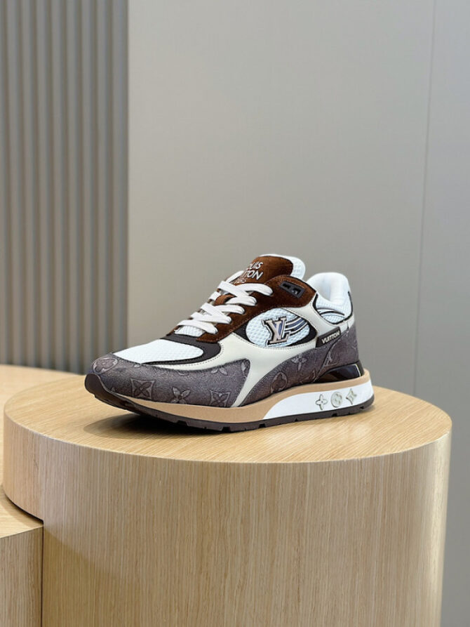 LV Runner Tatic Sneaker