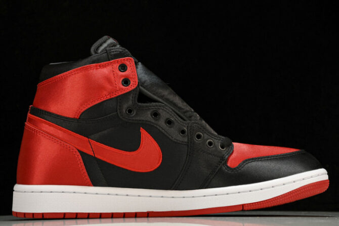 Jordan 1 Retro High OG Satin Bred FD4810-061