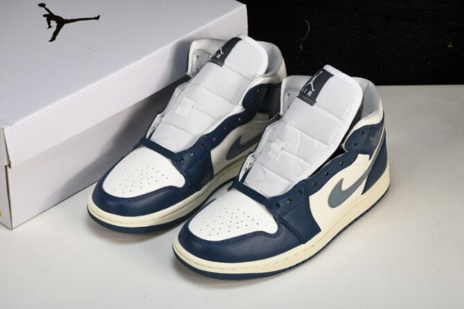 Air Jordan 1 Mid French Blue BQ6472-414 - Image 3