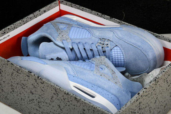 Jordan 4 Retro UNC (PE) - Image 4