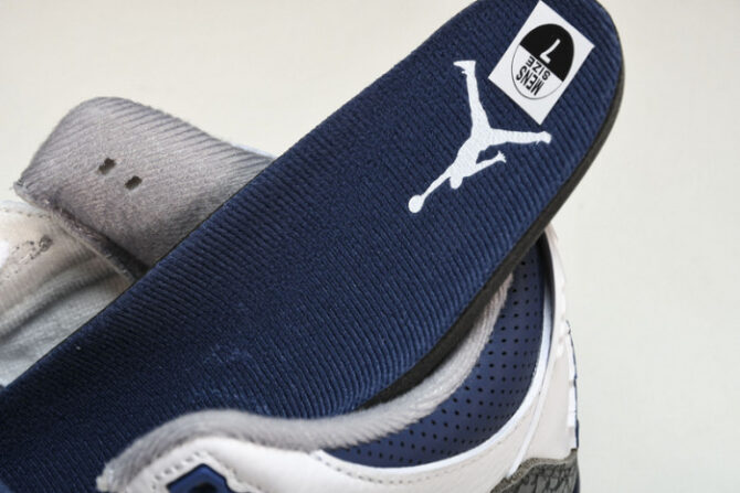 Air Jordan 3 Midnight Navy CT8532-140 - Image 3