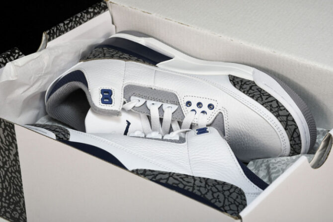 Air Jordan 3 Midnight Navy CT8532-140 - Image 2