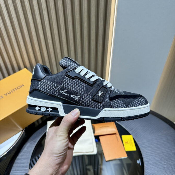 LV SNEAKER LOW