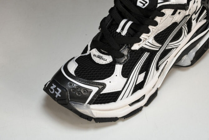 Balenciaga Runner - Image 3