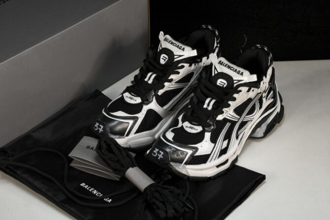 Balenciaga Runner - Image 5