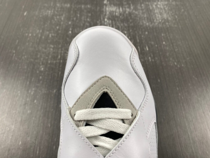 Jordan 8 Retro Bugs Bunny CDP 305381-103 - Image 2