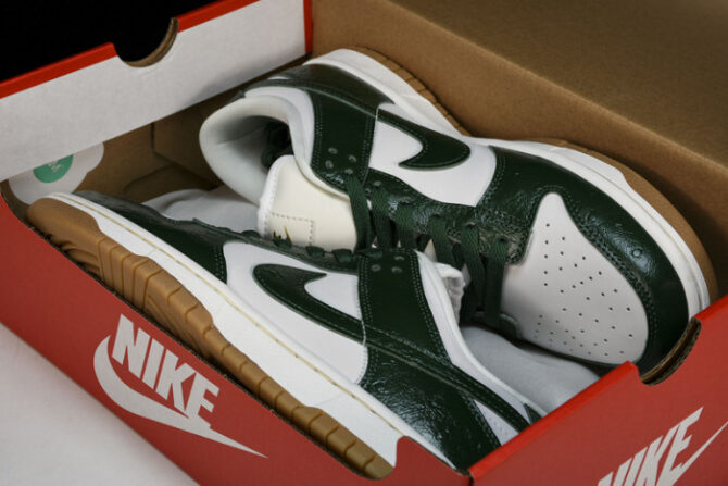 Nike Dunk Low Gorge Green FJ2260-002 - Image 5