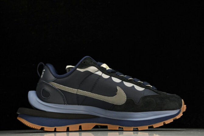 Nike Vaporwaffle sacai Dark Blue DD1875-700 - Image 7