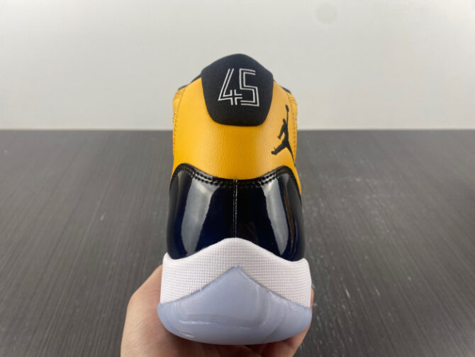 Air Jordan 11 black and yellow - Image 3