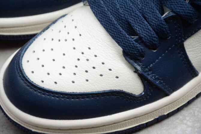 Kids Air Jordan 1 Obsidian University Blue (555088-140) - Image 5