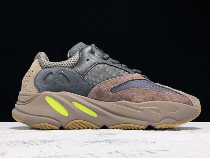 Adidas Yeezy 700 Mauve EE9614 - Image 3