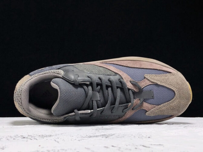 Adidas Yeezy 700 Mauve EE9614 - Image 2