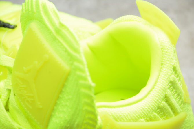 Jordan 4 Retro Flyknit Volt AQ3559-700 - Image 3