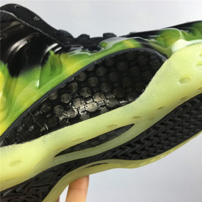 Nike AIR Foamposite ONE ParaNorman 'ParaNorman' 579771-003 - Image 4