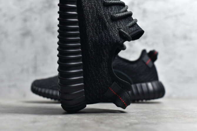 ADIDAS YEEZY 350 BOOST PIRATE BLACK BB5350 - Image 3