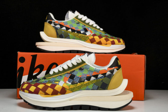 Nike Vaporwaffle sacai Woven “Green Gusto” DR5209-300 - Image 2