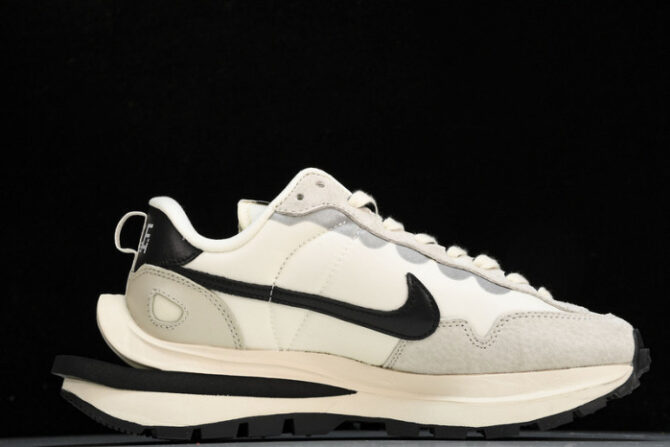 Nike Vaporwaffle sacai Grey Black White DD1875-101 - Image 4